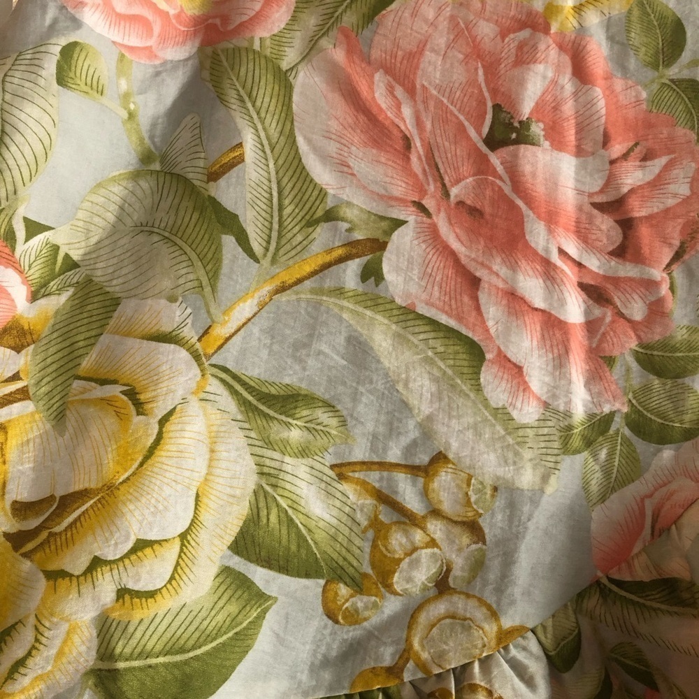 NWT Express High Waisted Asymmetrical Ruffle Mini Skirt in size 12 - Picture 3 of 12